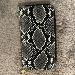 Wallet, snakeskin print
